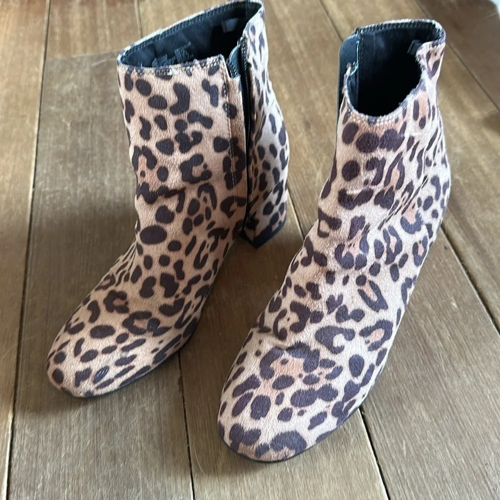 Time & Tru Leopard Boots size 7.5 women’s